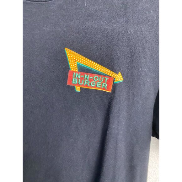 In-N-Out‎ Burger Black Graphic T-Shirt Men size Medium Classic Cars Palm Trees - Picture 3 of 10